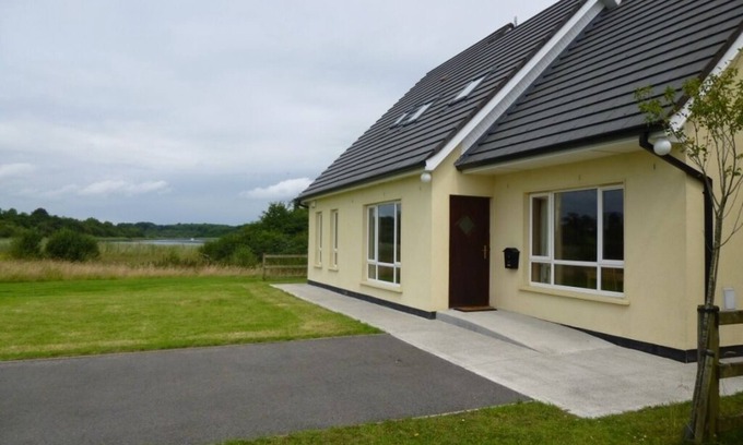 Belturbet House | Lakeside dormer bungalow