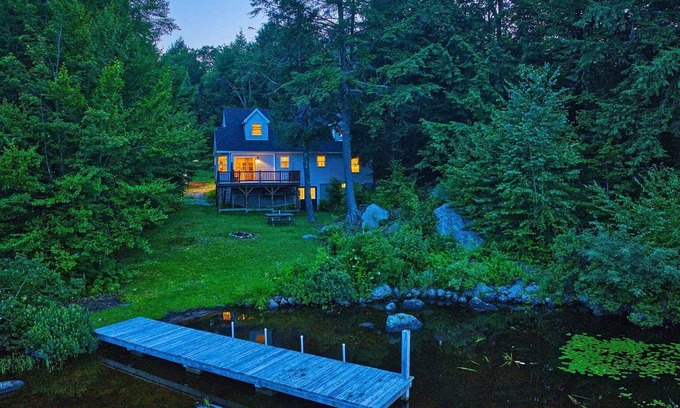 Stoddard House | Lakeside Escape - 4BR/2BA Retreat 2hrs from Boston