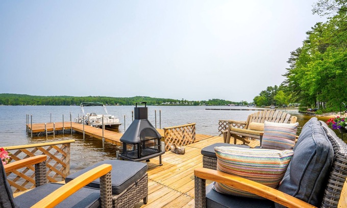 Naples House | Lakeside Escape-Kayak|Fire pit|Game room|Sunroom