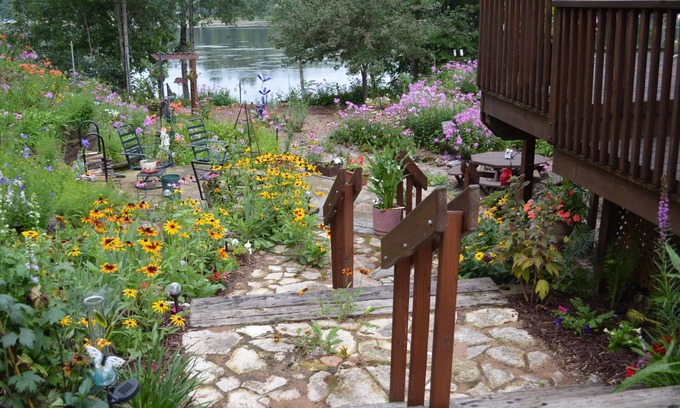 Mountain House | Lakeside Gardens, New Waterfront Property, 1100 sq. ft, 2 Bed, 1 Bath Sleeps 6