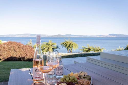 Hamurana House | Lakeside Haven