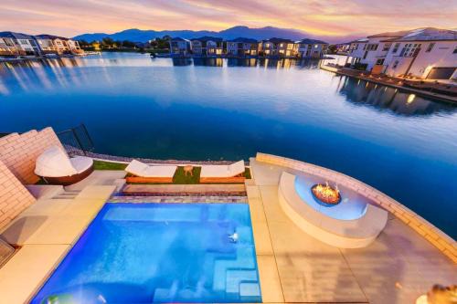 Terra Lago House | Lakeside Haven