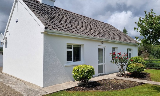 Oughterard House | Lakeside House in picturesque Oughterard at the gateway to Connemara