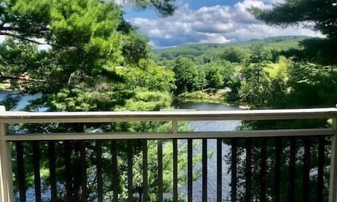 Huntsville Condo | Lakeside in Muskoka
