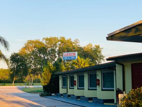 St. Cloud Hotel | Lakeside Inn and Cafe