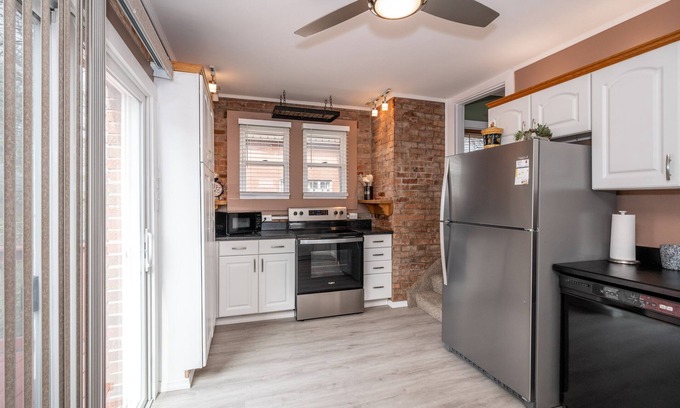 Lakeside Park House | Lakeside Landing – Modern & Chic 3BR Retreat