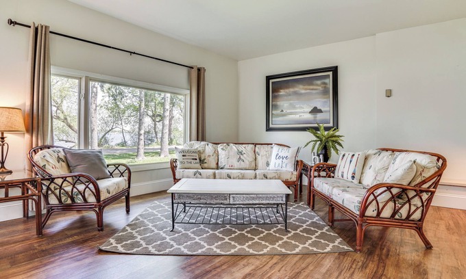 Litchfield House | Lakeside Litchfield Home w/Patio & Gas Grill!