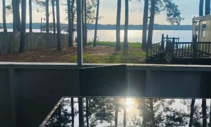 Hartsville House | Lakeside Living