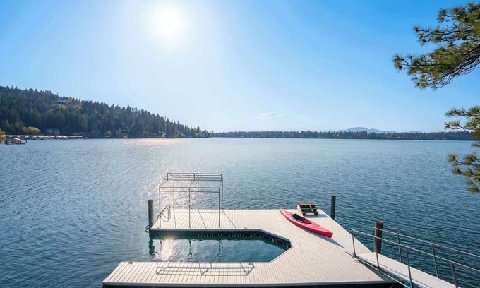Clarksville House | Lakeside Loft – A Cozy Hayden Lake Cabin with Dock