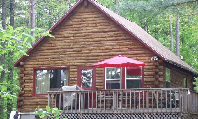 Lake Arrowhead Cabin | Lakeside Log Cabin W/Sandy Beach and Docks! Sleeps 6-8