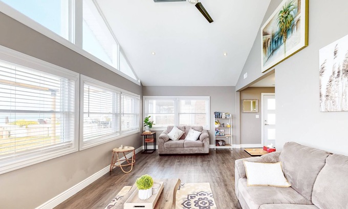 Amherstburg Cottage | Lakeside | Modern cottage in Harrow with firepit, beach access, boat dock