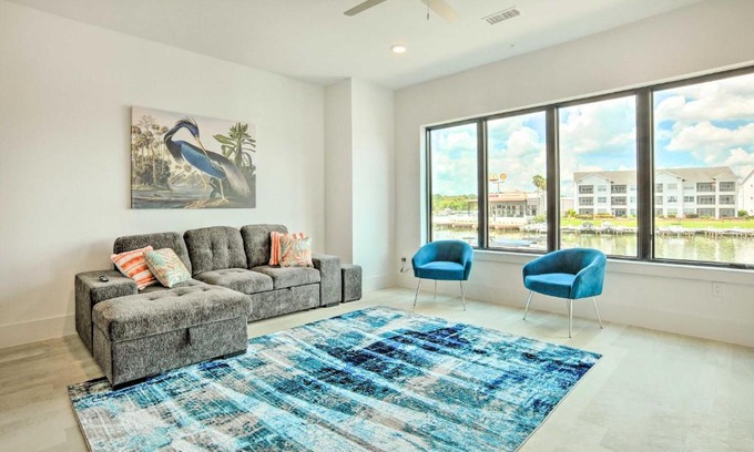 Montgomery Apartment | Lakeside Montgomery Condo Near Boat Rental!