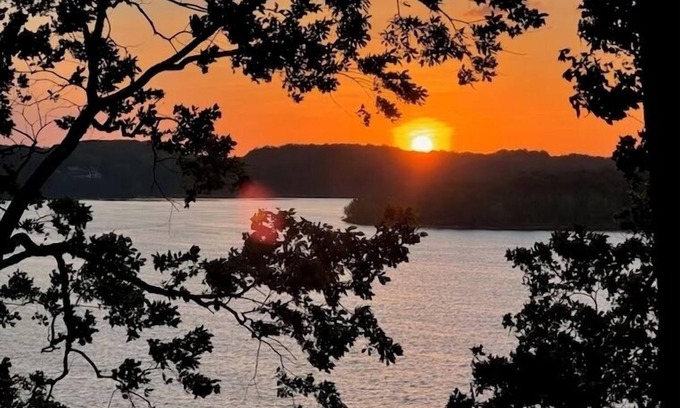 Scottsville House | Lakeside Oasis at Bailey’s Point with SPECTACULAR Views of Barren River Lake!