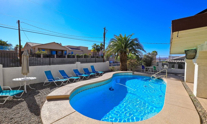 Lake Havasu City House | Lakeside of Hwy 95! Nice Pool, Boat Parking