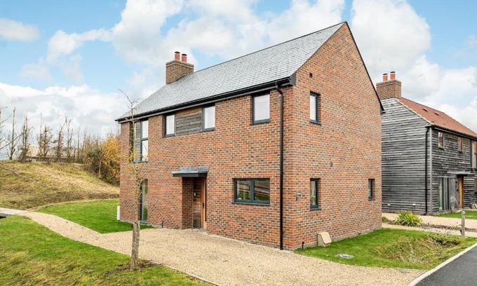 Holworth House | Lakeside property with spa access on a nature reserve Rainbows BV17