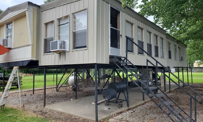 Acme Cabin | Lakeside rental