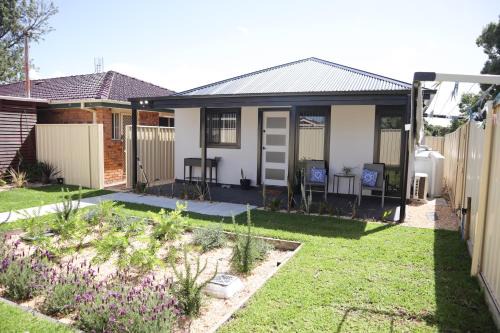 Raymond Terrace Apartment | Lakeside Residence