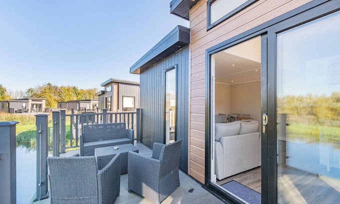 Poulton-le-Fylde Ski Chalet | Lakeside Retreat VIP