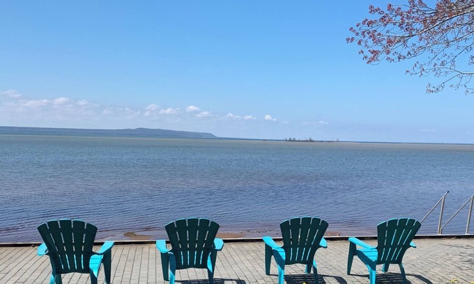 Algoma District House | Lakeside Retreat:Stunning Fall Colours, Near City. Pet Friendly!