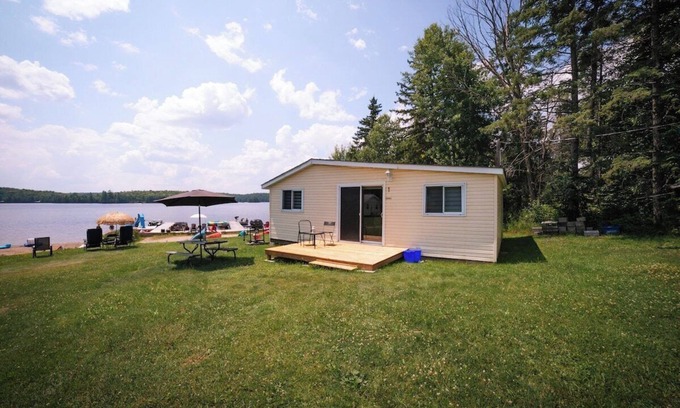 Magnetawan Cabin | Lakeside Retreat #1 - Maijac Resort & Marina