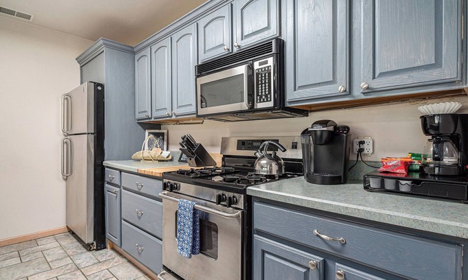 East Jordan House | 🌼 Lakeside Retreat: 2BDR Lakeview Townhome ➠ #3