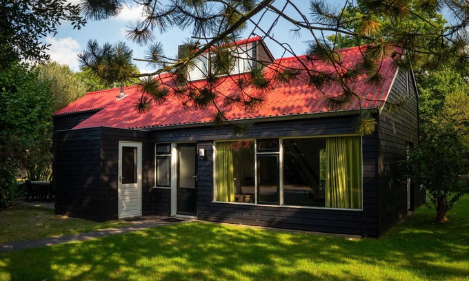 Midlaren House | Lakeside Retreat in Drenthe