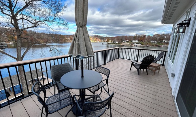 Goodview Cottage | Lakeside Retreat in Goodview with Dock, Hot Tub, and Views!