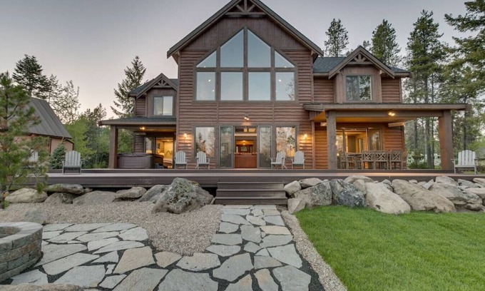Tamarack Resort Apartment | Lakeside Retreat