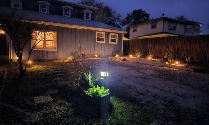 Quinlan House | Lakeside Retreat, Hot Tub and Private Fishing Deck