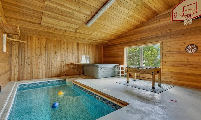 Willmar House | Lakeside retreat with indoor pool, hot tub and sauna