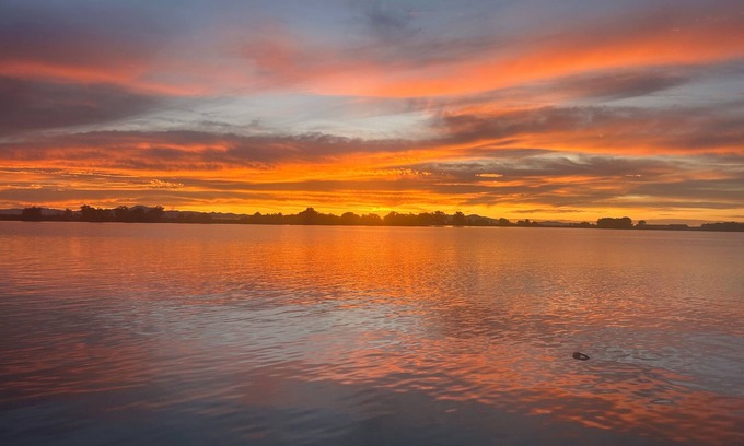Delta RV Rental | Lakeside RV or full RV hookups – Private Beach Access – Long-Term Welcome