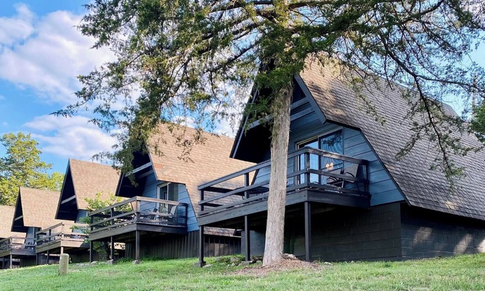 Indian Point Cabin | Lakeside Studio A-Frame Cabin | Calm Waters Resort | Boat Slips & Rentals | FREE Kayaks & Paddleboards | Guided Fishing & Lake Tours!