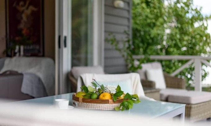 Daylesford Apartment | Lakeside Suite 1 Summ