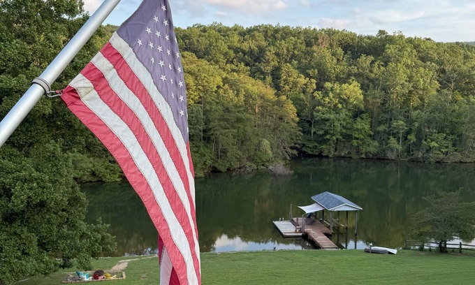 Huddleston House | Lakeside Tranquility at Smith Mt Lake - Sleeps 8 with 8 beds! - 3 Bath