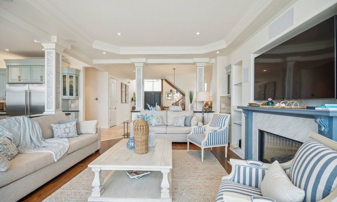 Stoney Creek Villa | Lakeside Villa – Luxury Waterfront Retreat with Skyline Views