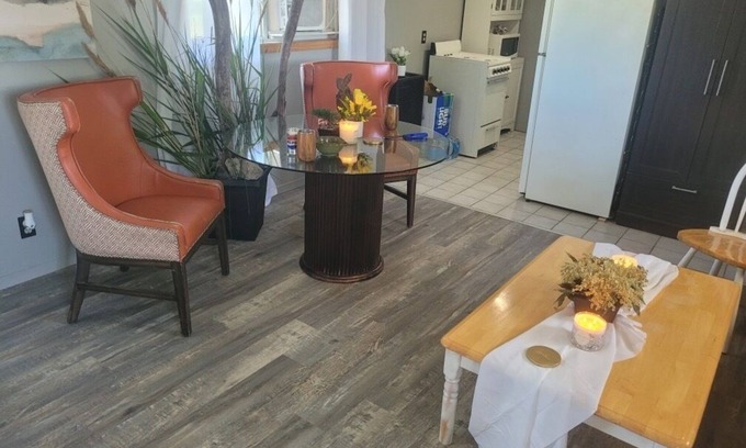 Romney Hotel | Lakeside Village Park Motel