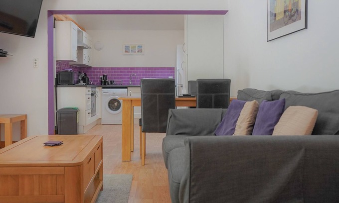 Norwich House | Lakeview at Lodge Farm 4* 2 bed Countryside but close to Norwich