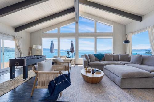 Tahoe Vista House | Lakeview by AvantStay Private Waterfront Cabin on Lake Tahoe w Hot Tub Views