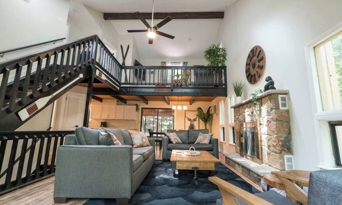 East Stroudsburg House | Lakeview Chalet w/Hot Tub, Sauna, Decks, Boats, & Fire Pit!