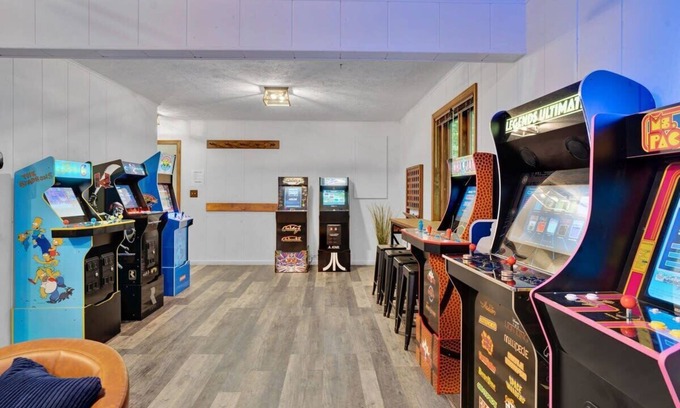 Gouldsboro House | Lakeview Chalet | Arcade | Fire Pit | Lake Access