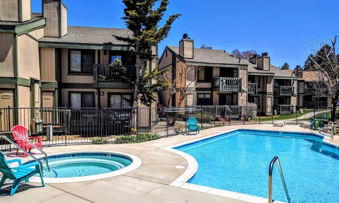 Boulder Bay Cabin | Lakeview Condo - Lakefront Complex, Lake Views, Heated Pool