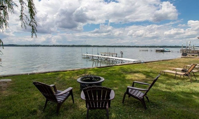 Cayuga House | Lakeview Cottage: "Beautiful Sunset Views!"