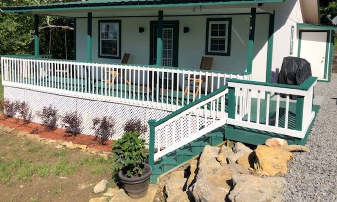 Park Hill Cottage | Lakeview Cottage Gem on Lake Tenkiller!