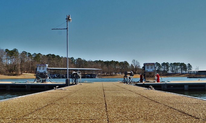 Kirby Cottage | Lakeview cottage on Lake Greeson with private hot tub!