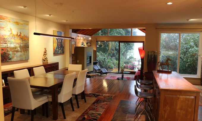 Birch Cliff House | Lakeview Designer Home On Scarborough Bluffs - 15 minutes to downtown Toronto.