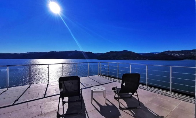Dalgopo Bed & Breakfast | Lakeview-Estate ApartHotel