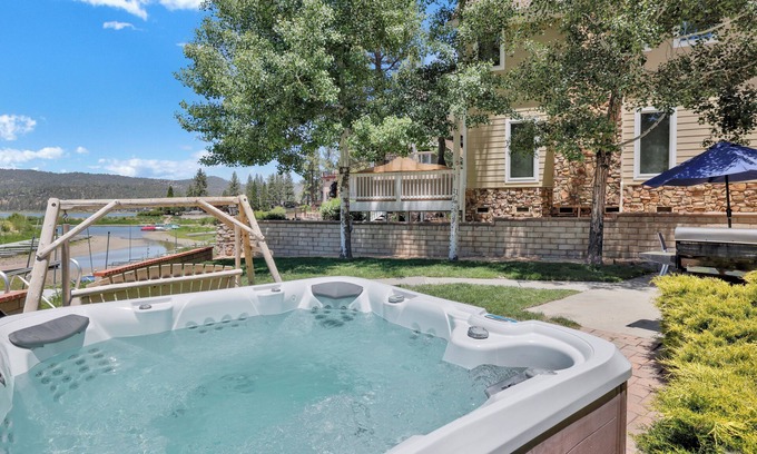 Big Bear Lake Cabin | Lakeview Getaway Village Cabin by Big Bear Vacations