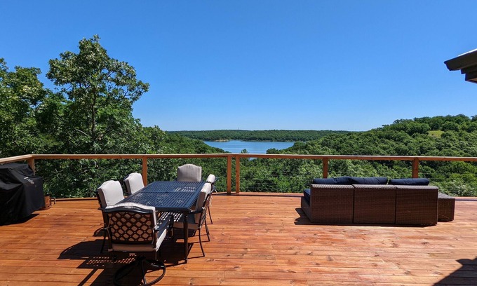Sulphur House | Lakeview Hideaway: Newly Renovated cabin with a gorgeous view