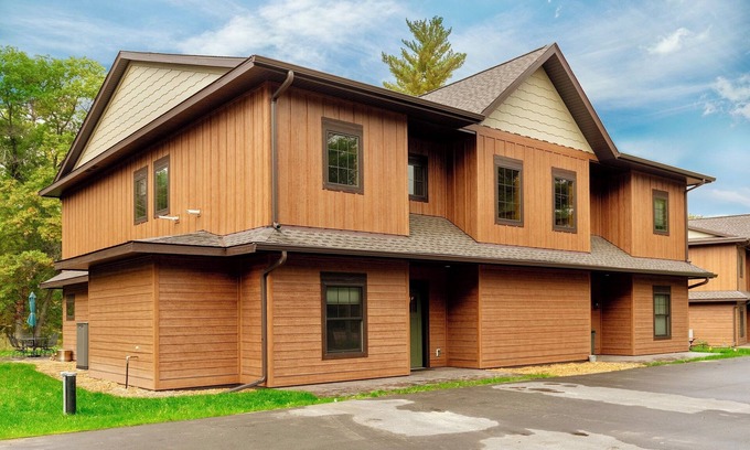 Pequot Lakes Resort | Lakeview Home with Dock on the Whitefish Chain, Outdoor Pool, Pickleball & More