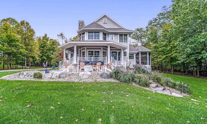 Glenn Haven Shores House | Lakeview home with beach access, private pickleball court, firepits & fireplace